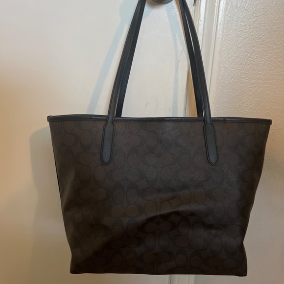 Coach purse - Picture 3 of 3